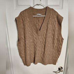 Cable Knit Sleeveless Sweater Vest